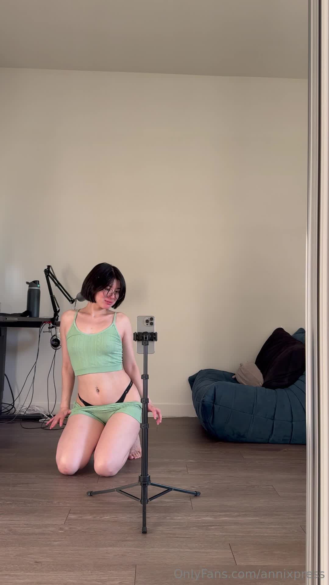 Annixpress - Only you guys get to see this side of me