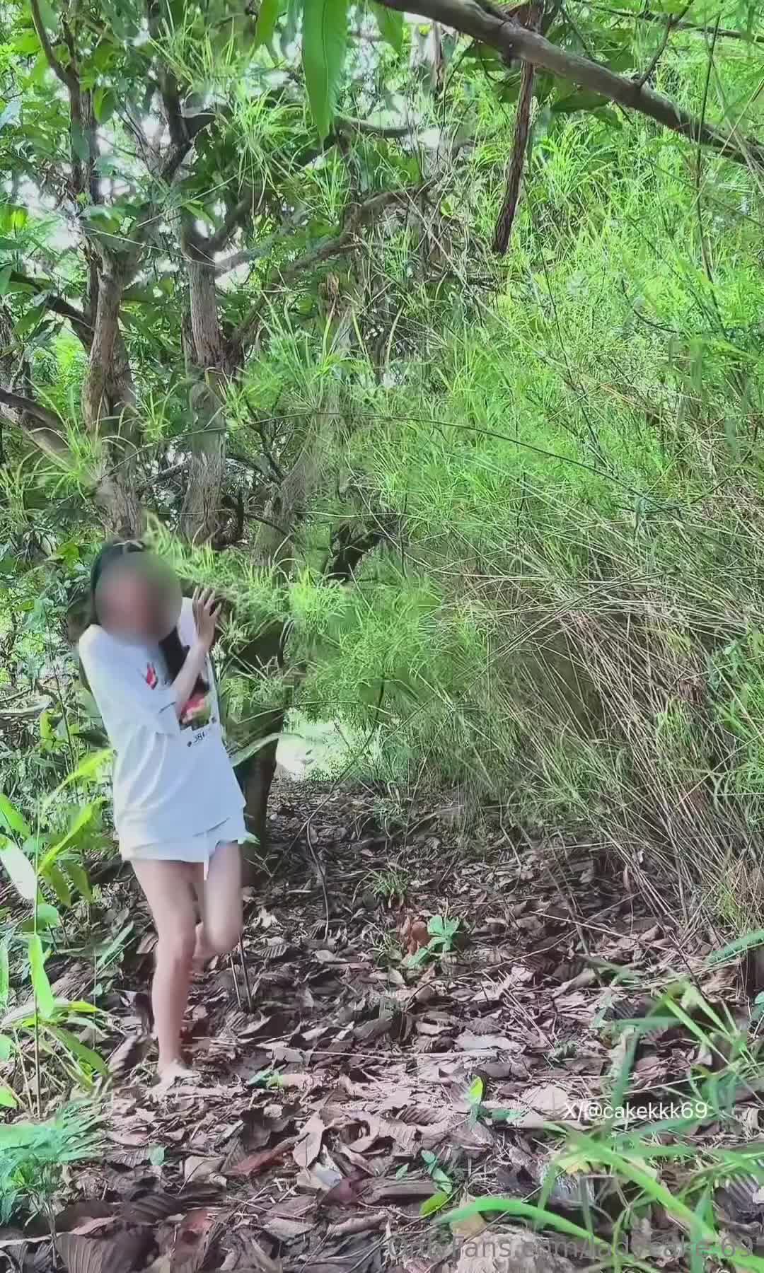 Ladycake.69 - Walk in the garden