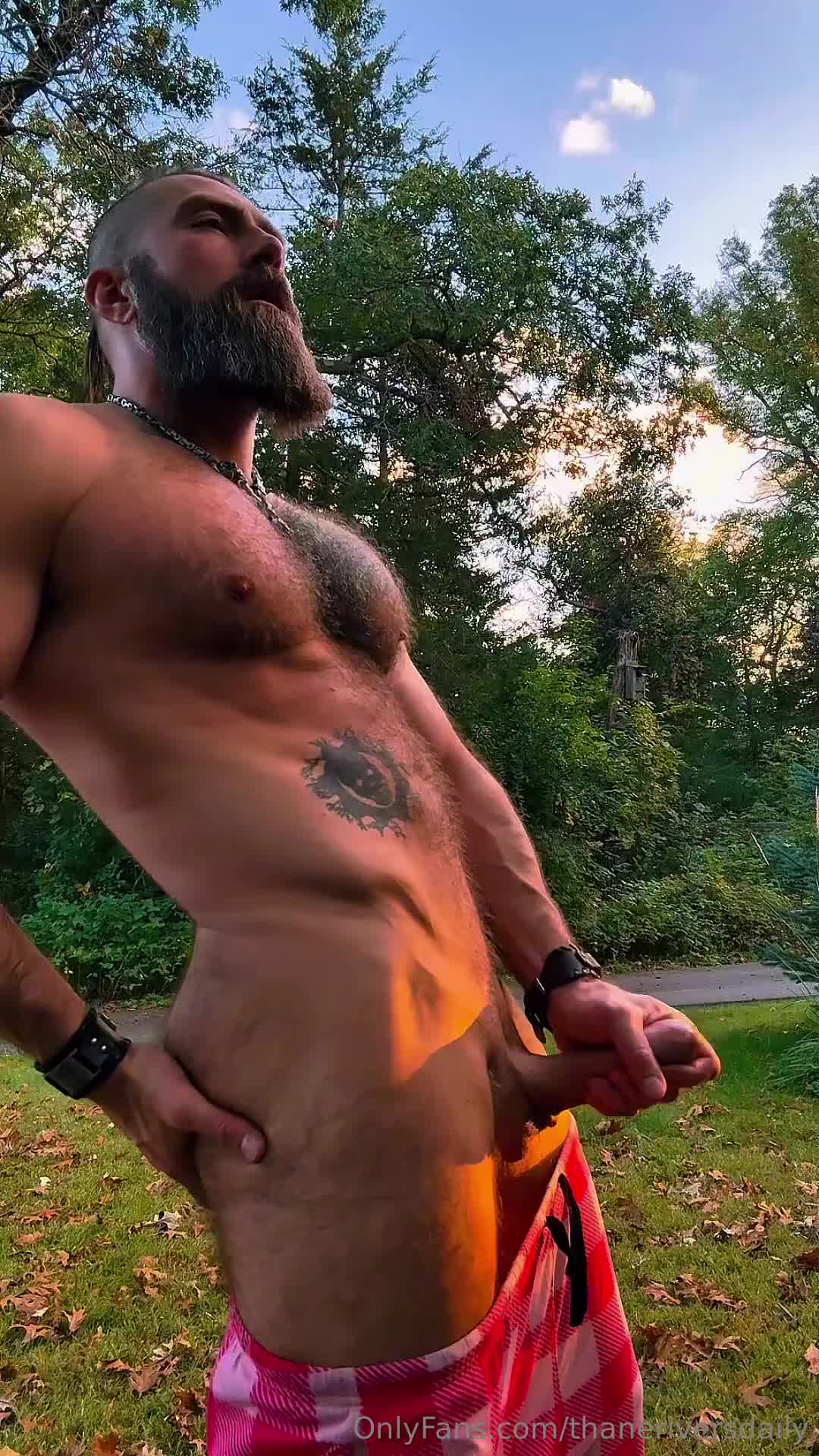 Thaneriversdaily - Goodnight Sexy! Come help Daddy fall asleep!