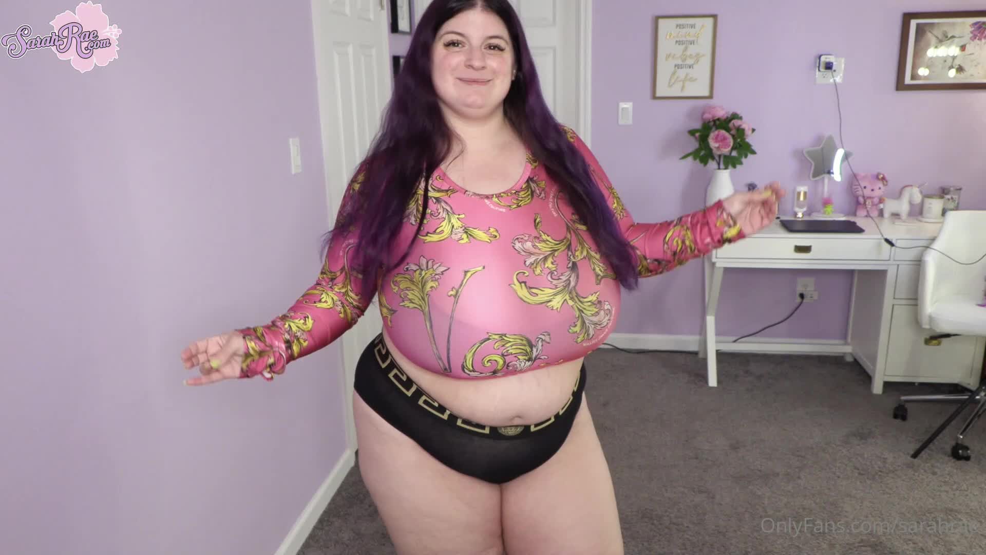 Sarahrae - Ok here is the vid. Just hanging out in heels. Walking/