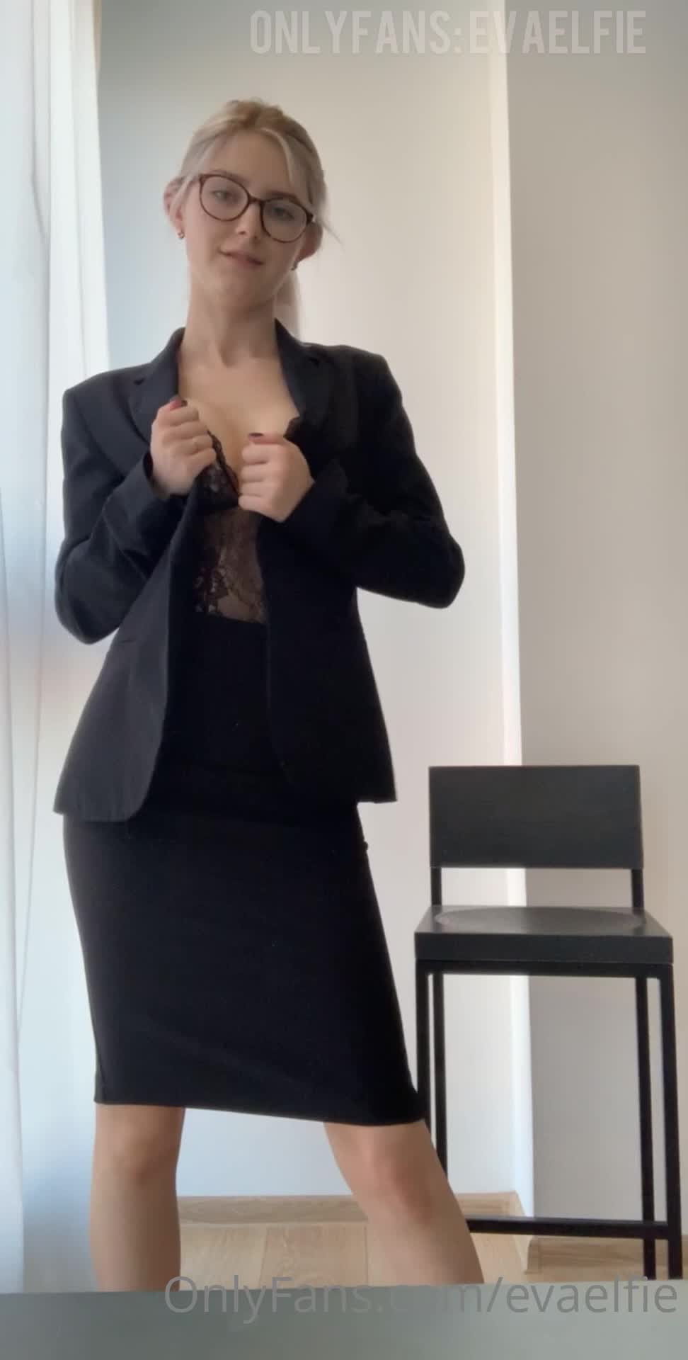 Evaelfie - Horny teacher is going to show you how to treat a pussy?
Eve..
