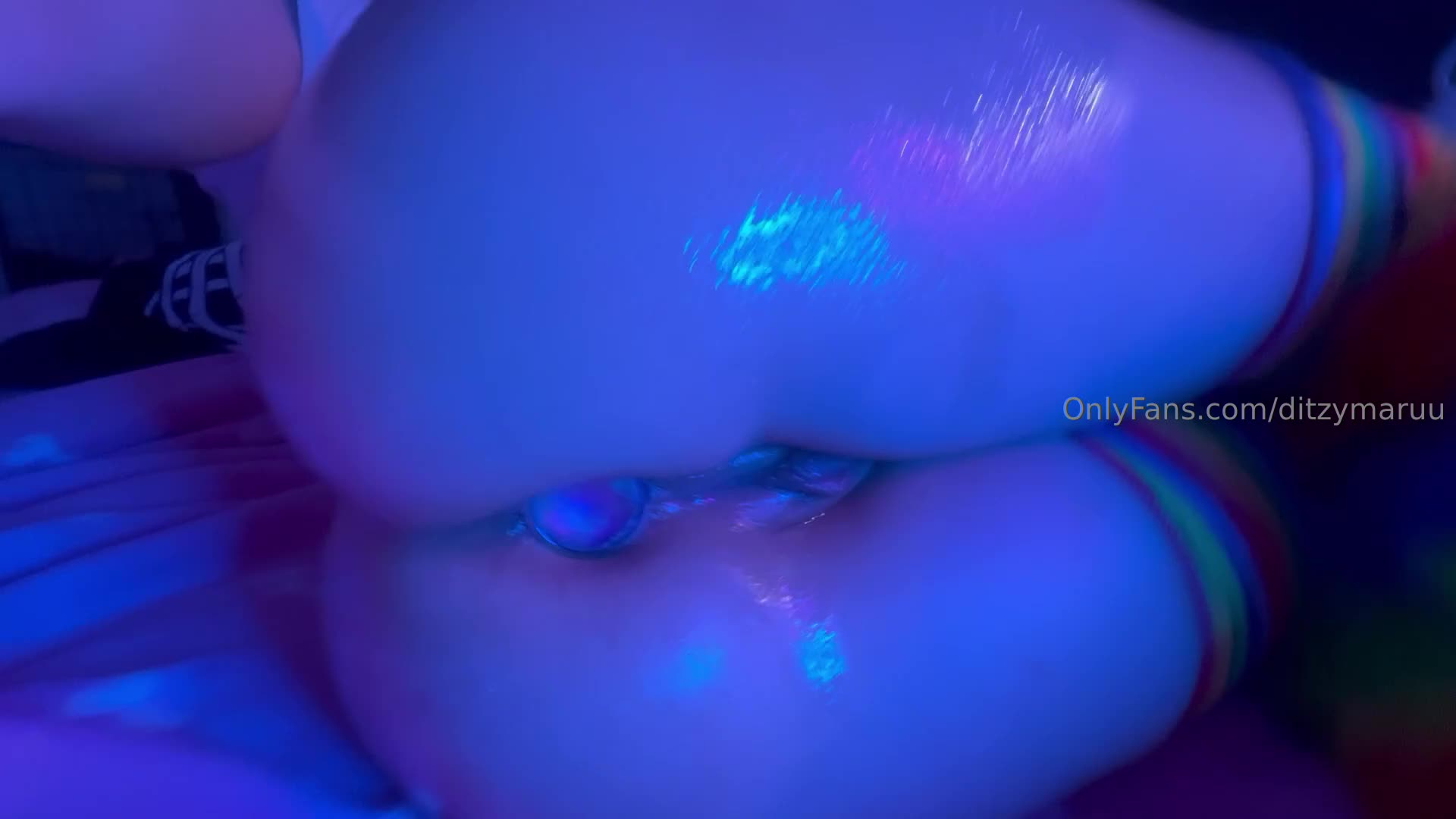 Ditzymaruu - YAYYY BIG OILY PORN ASS 4 U🫟