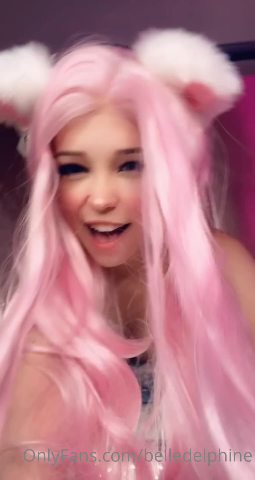Belledelphine - Damn sitting on a tumble-dryer while trying to film is so ha..