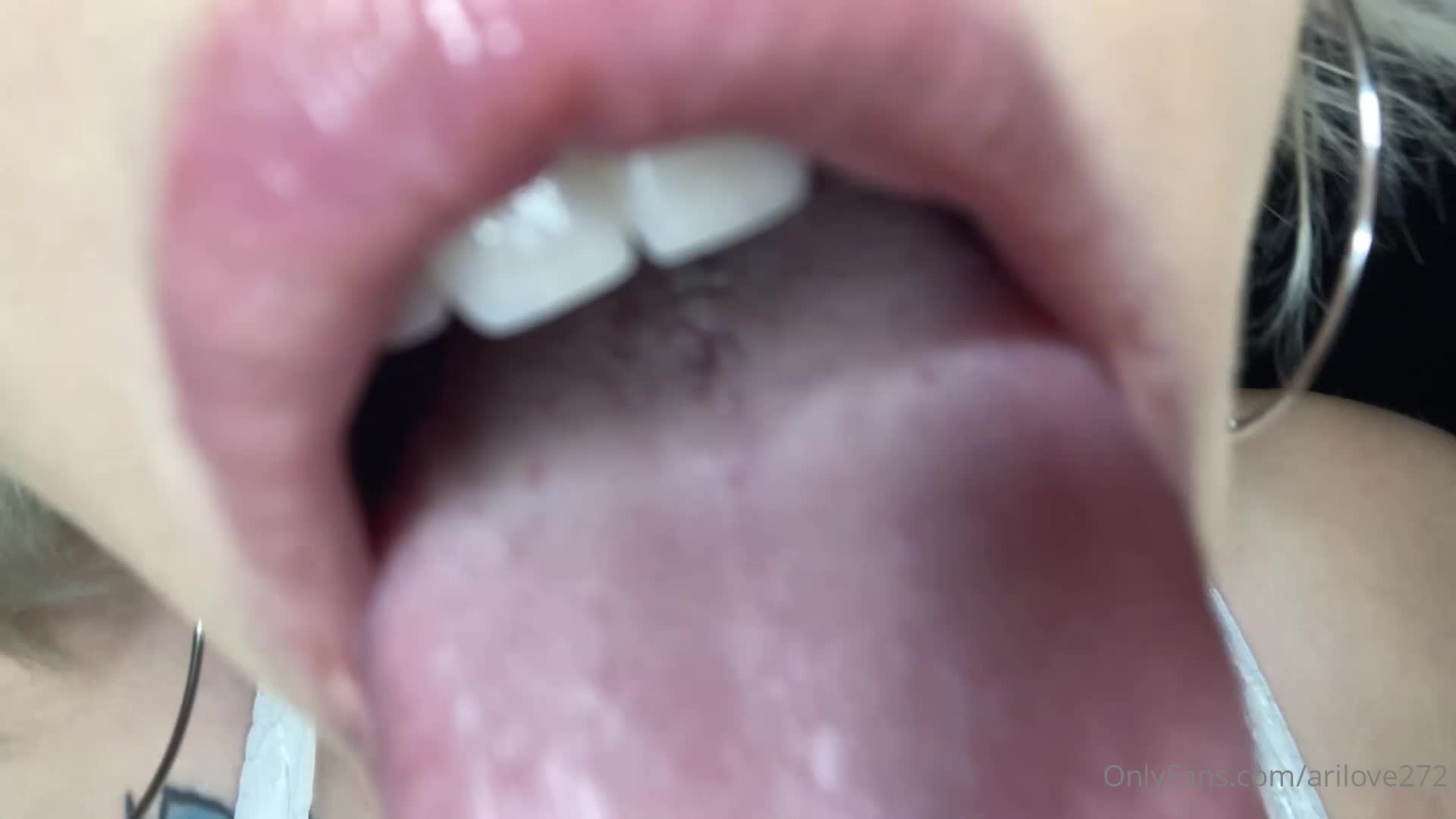 Arilove272 - lens licking and titty smothering for my vore fans <3