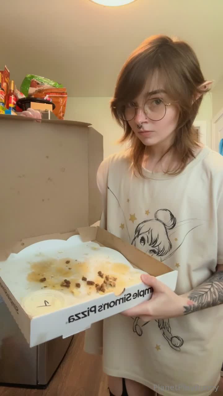 Planetplaybunny - Oh no! What ever shall we do? No pizza left for dinner? Well..