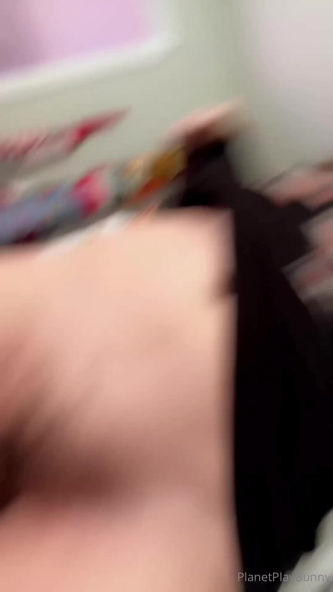 Planetplaybunny - I’m hungry and can’t figure out what to eat for breakfast… b..