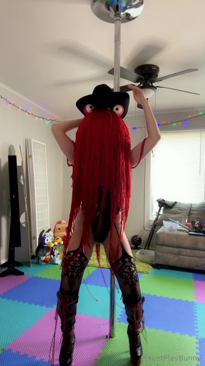 Planetplaybunny - .. I’m bored…? Idk how else to explain this…