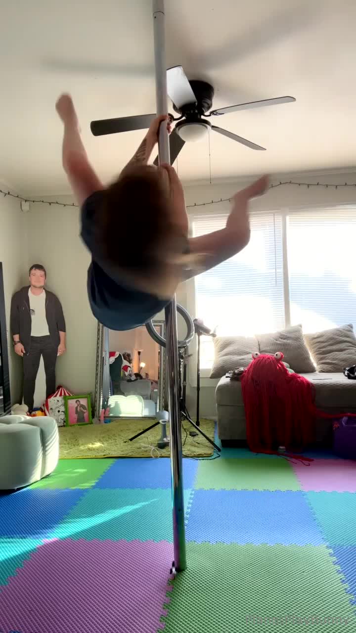 Planetplaybunny - Trying to learn how to flow into my butterfly now!