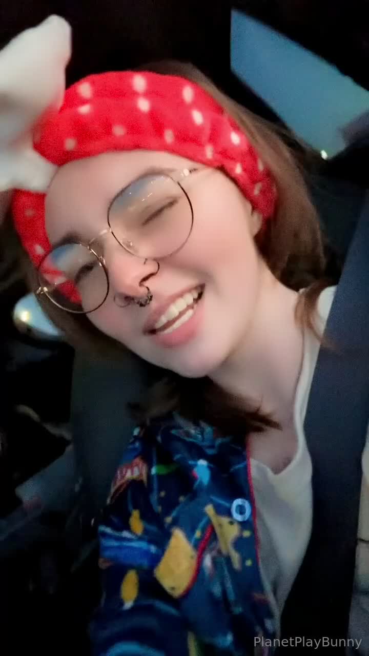 Planetplaybunny - Bare faced on the way to get some chicken and TATERS for din..