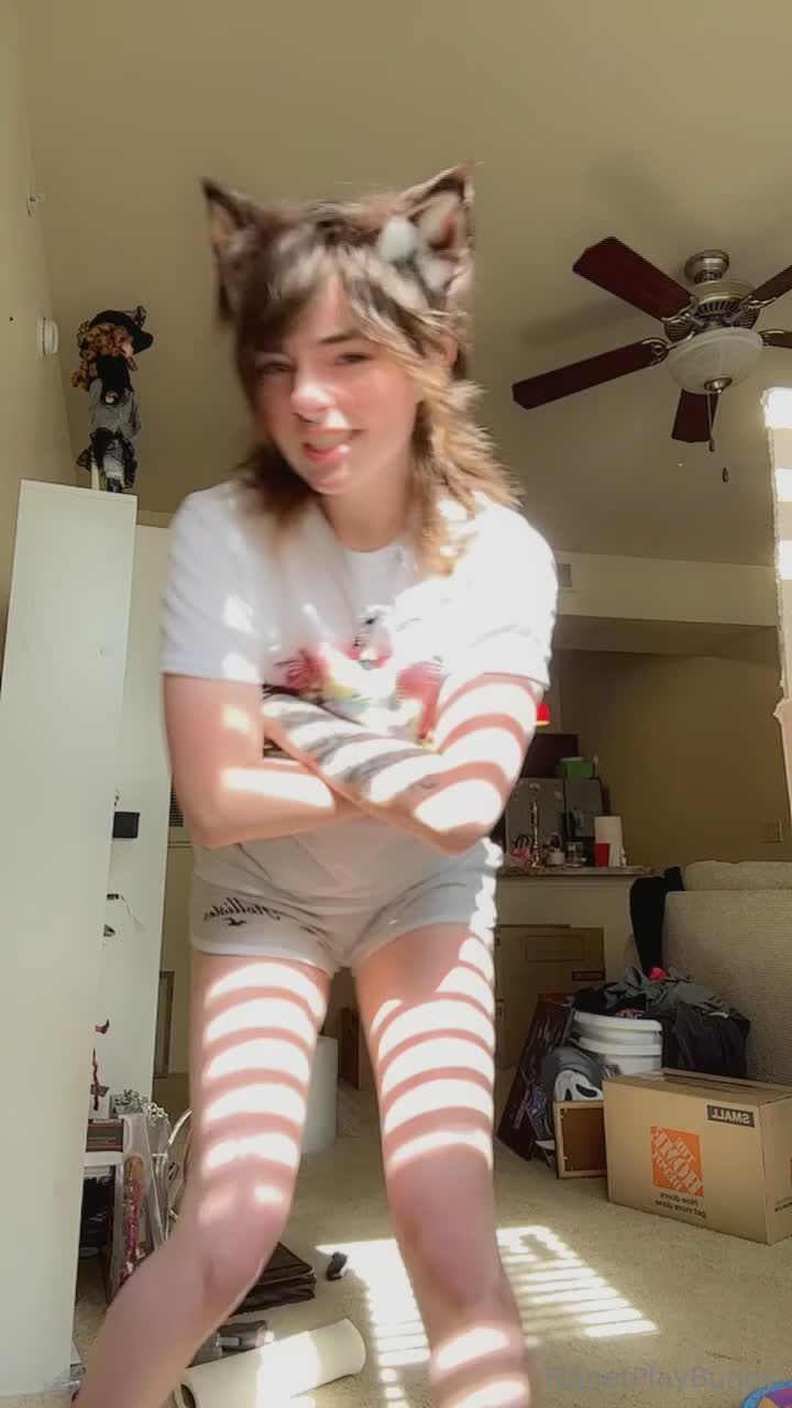 Planetplaybunny - HI HI <3 🪻 I’m having a goofy stimmy dance break while pack..
