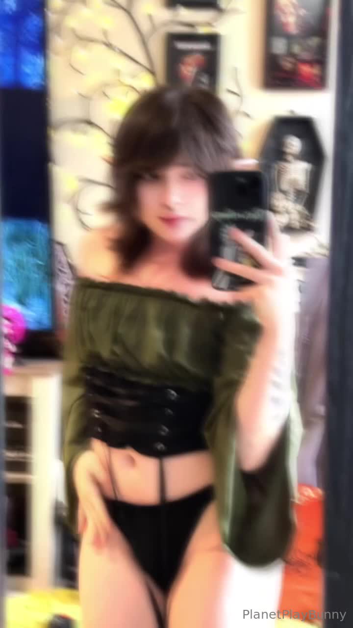 Planetplaybunny - Testing out a bit more of a fem vibe today to just feel what..