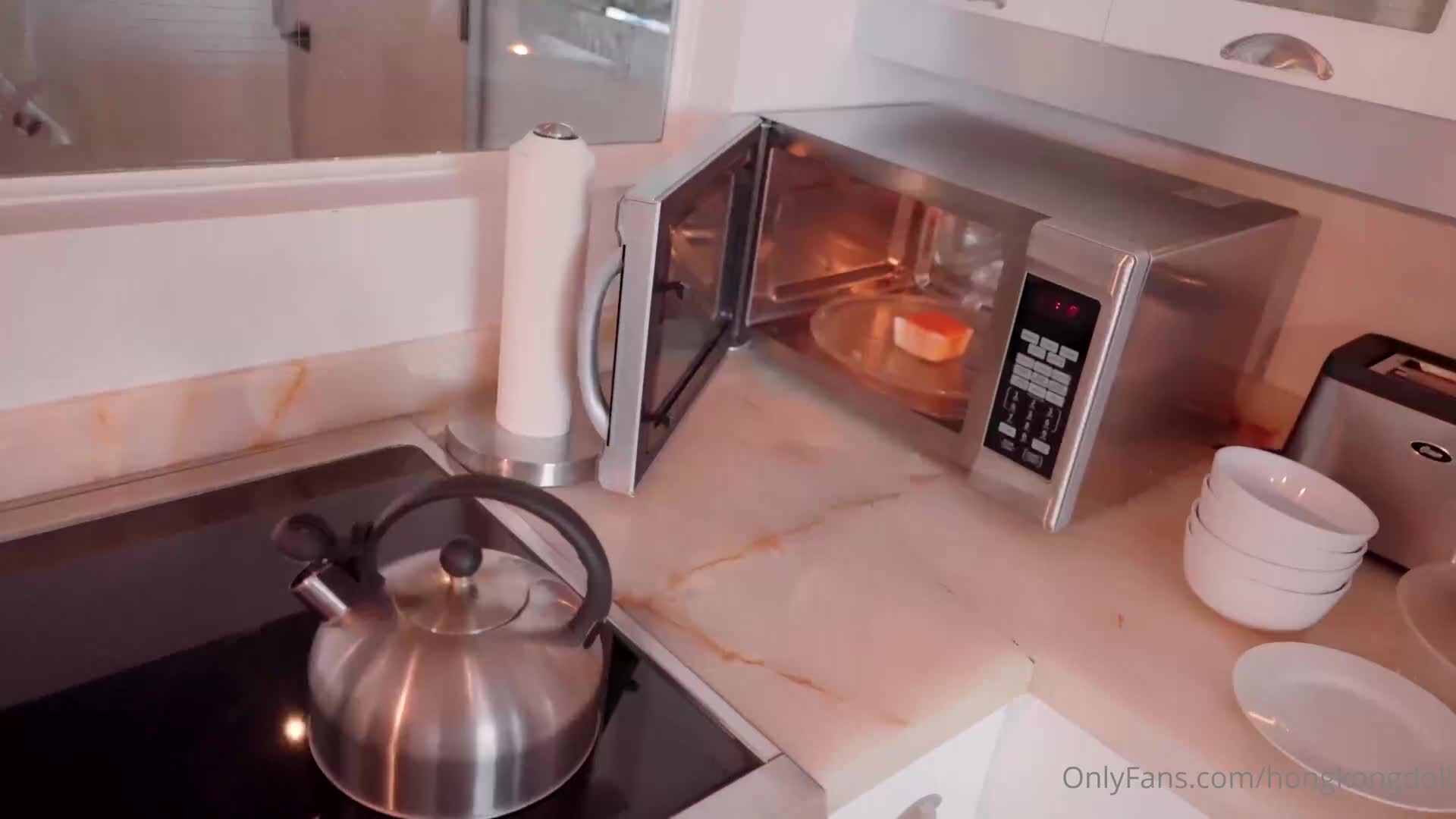 Hongkongdoll - 【同居的她】终于迎来了大结局，对比起前几部剧情片，也许稍显平淡，但是这是真真实实的我和他的故事。 本来有别的构思，但..