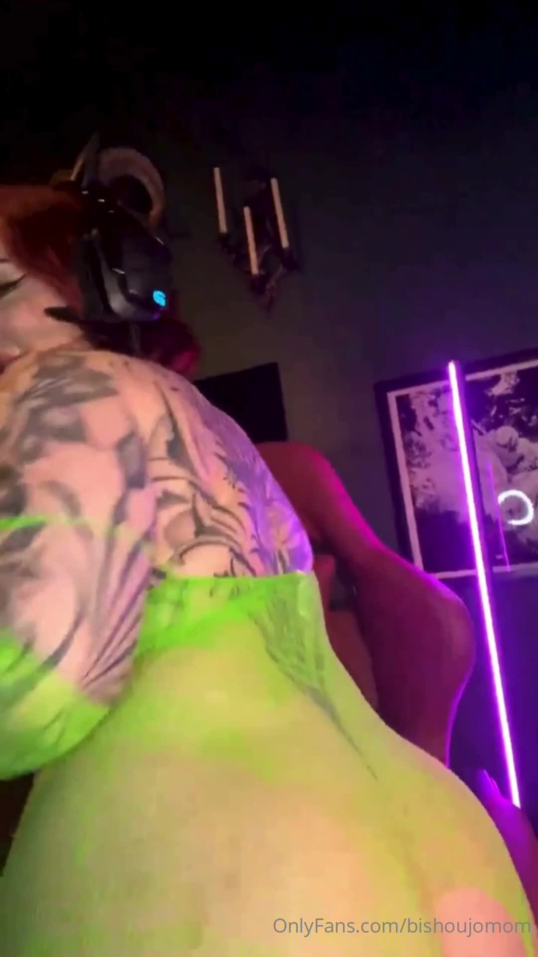Bishoujomom - How is watching Mommy play with her ass and pussy live on st..
