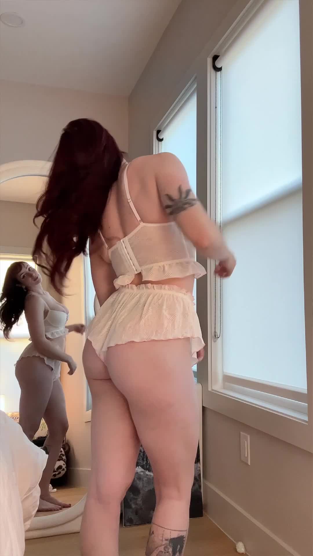 Morgpie - keep your eyes on me and while u keep your hands on yourself..