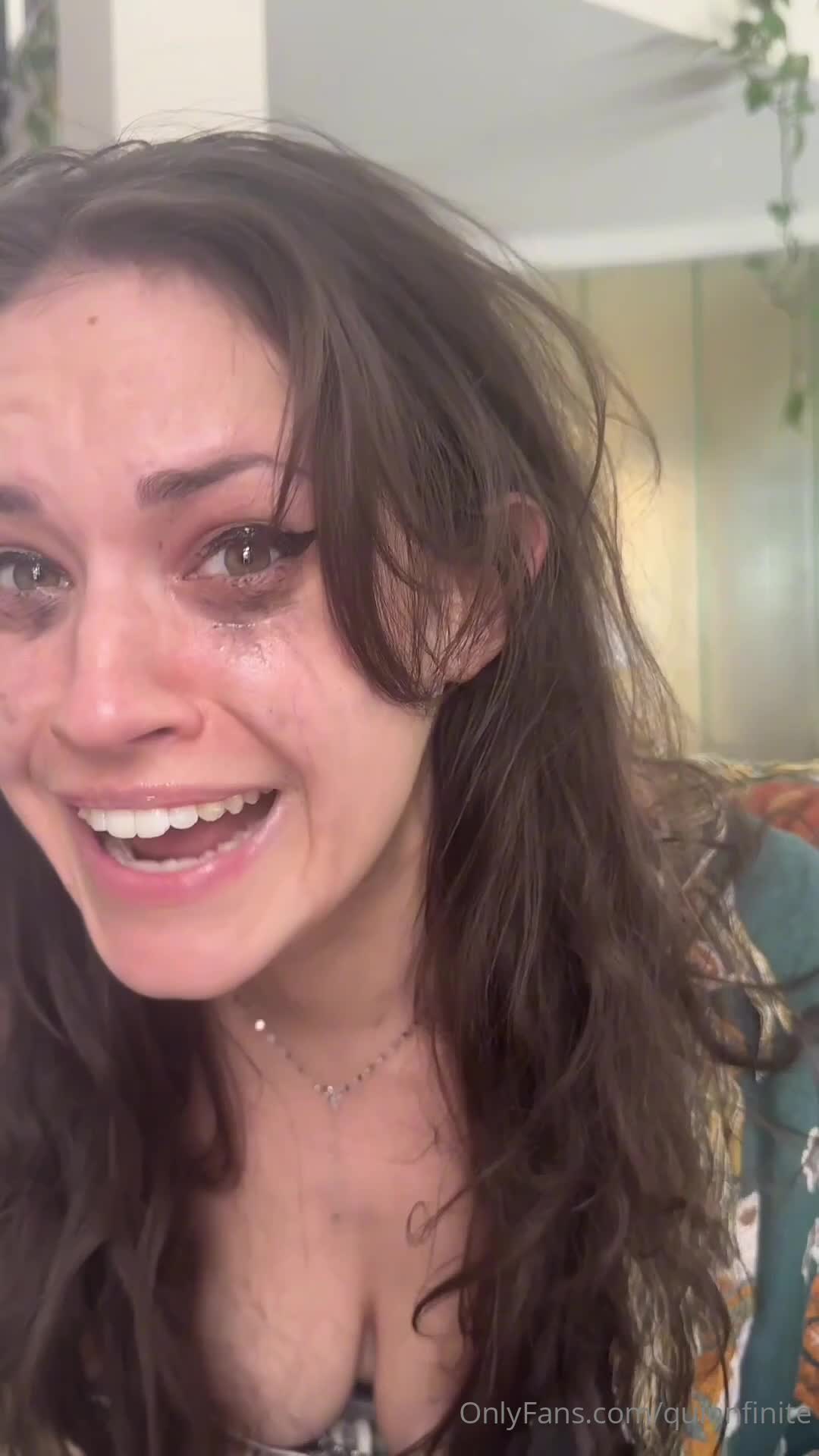 Quinnfinite - FULL VID!!pov: your roommate crashes out bc she got dumped o..