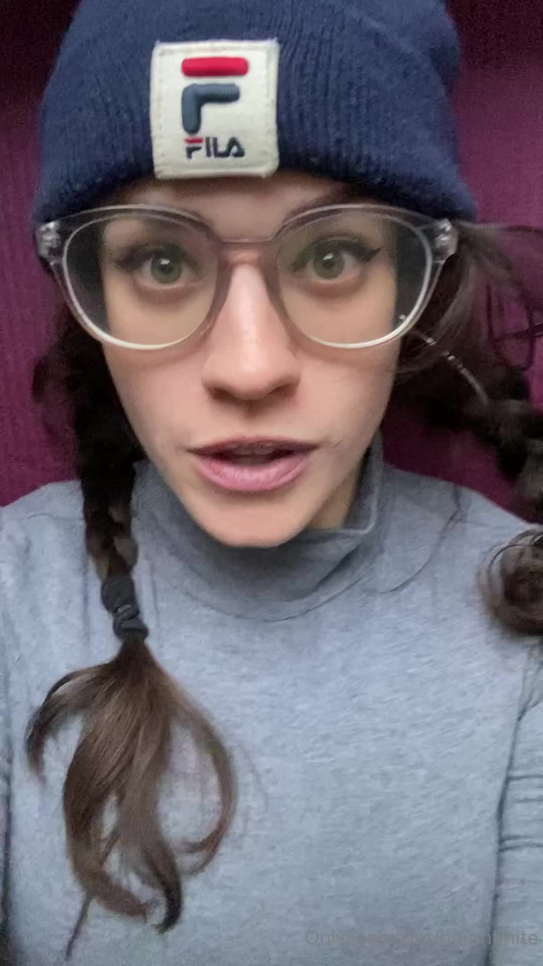 Quinnfinite - you deserve an award if you can goon to this