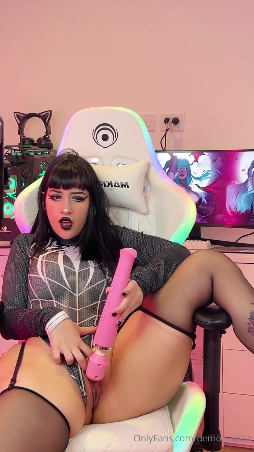 Demon_mika - tocandome para vos amor
touching me for you love