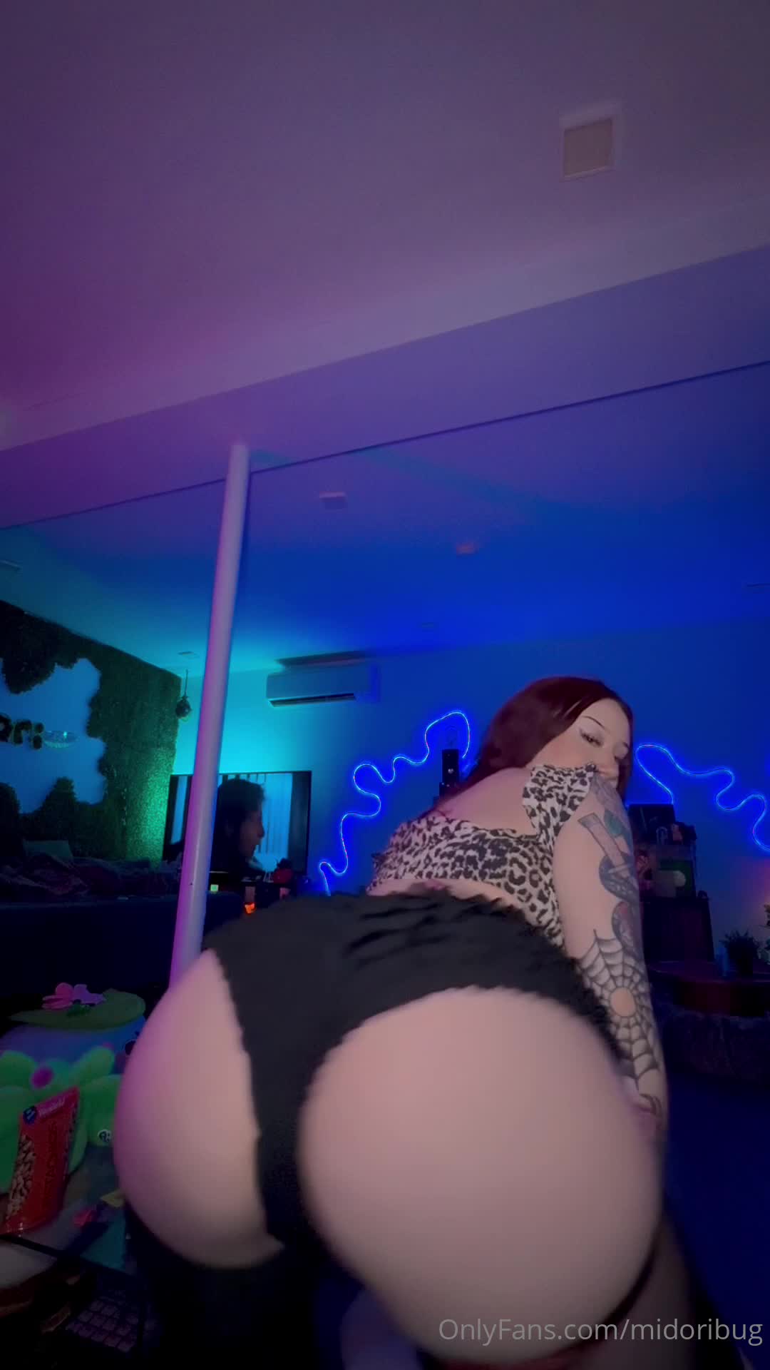 Midoribug - would u let me get on top? :3