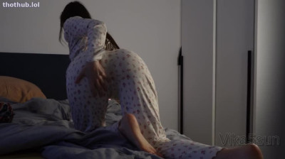 OnlyFans leaked Vika Sun Got Excited Before Going to Bed & Couldnt Help but Jerk Off on HDthot