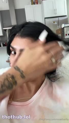 Mia Khalifa Back home Shower Video