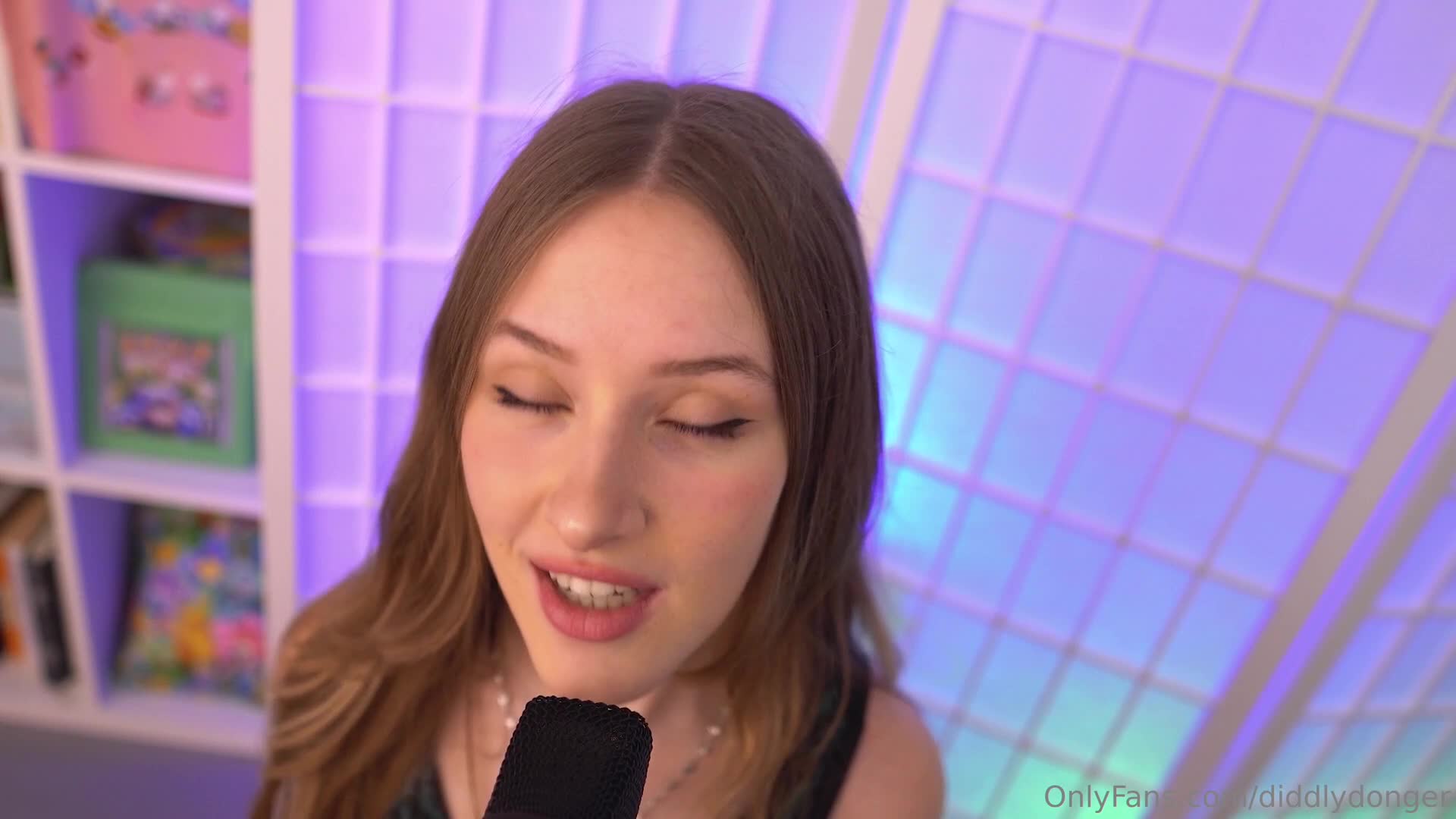 Diddlydonger - Pumping your mic on my knees Ever wondered what it looks l..