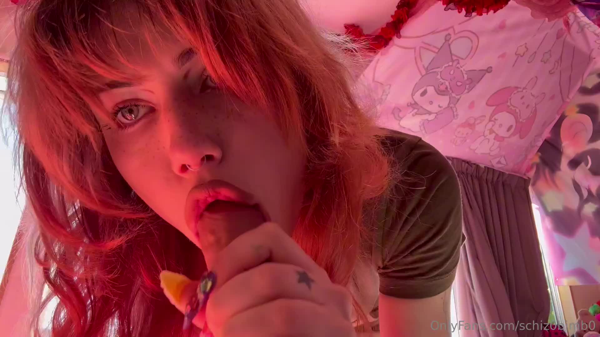 Schiz0bimb0 - giving myself a quickie before i have to head out of da hous..