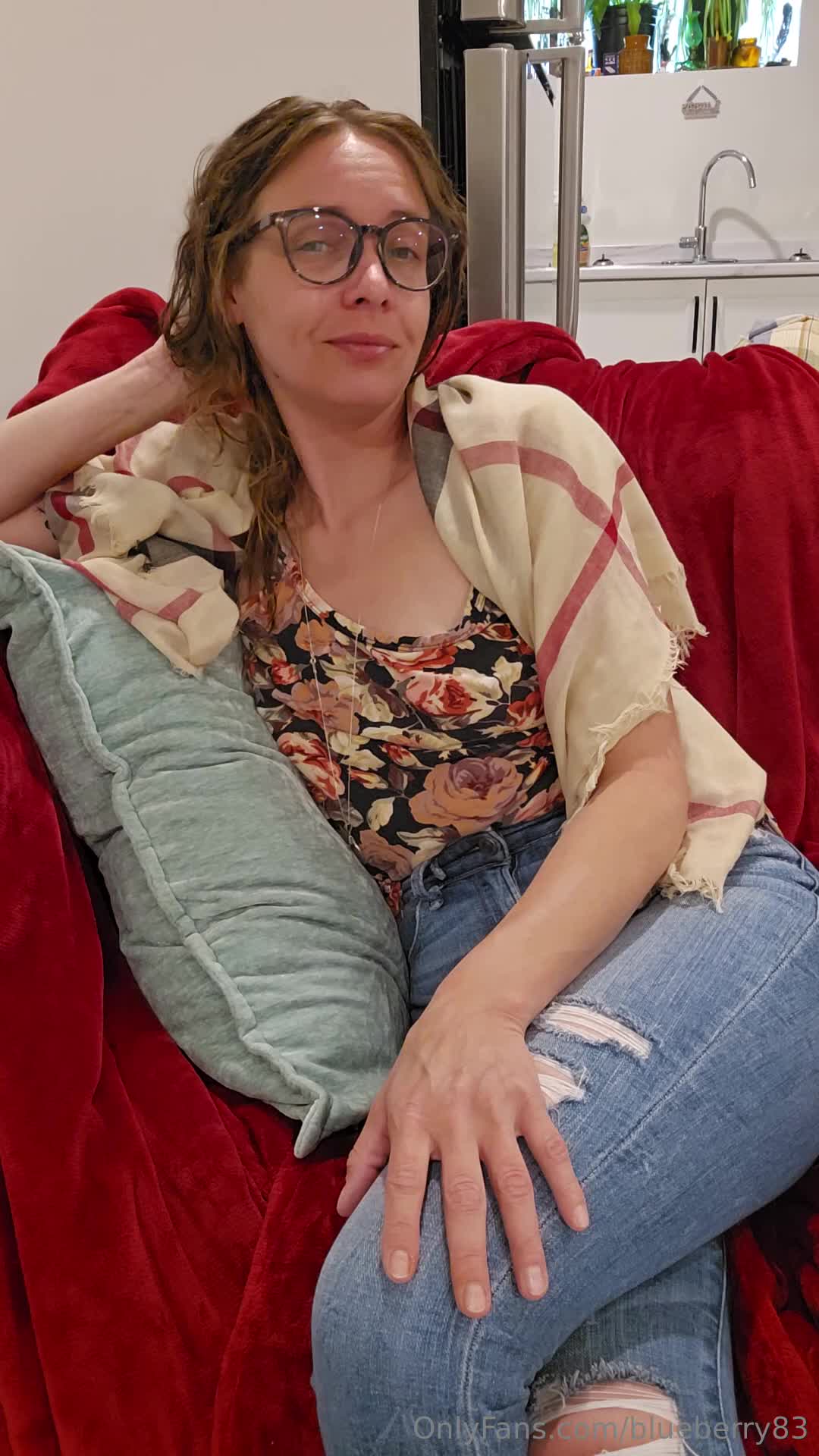 Blueberry83 - Let me explain to you about a woman's body  But keep it sec..