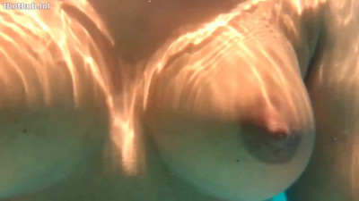 OnlyFans leaked Jenny plays in the water on HDthot