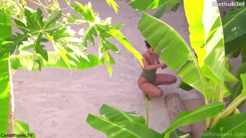 OnlyFans leaked Selti does yoga and masturbates in the beach on HDthot